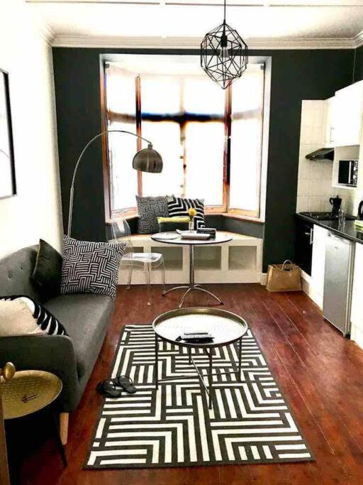1-Bedroom Sea Point Gem - Perfect Location! Cape Town Ngoại thất bức ảnh