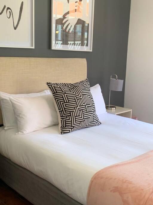 1-Bedroom Sea Point Gem - Perfect Location! Cape Town Ngoại thất bức ảnh