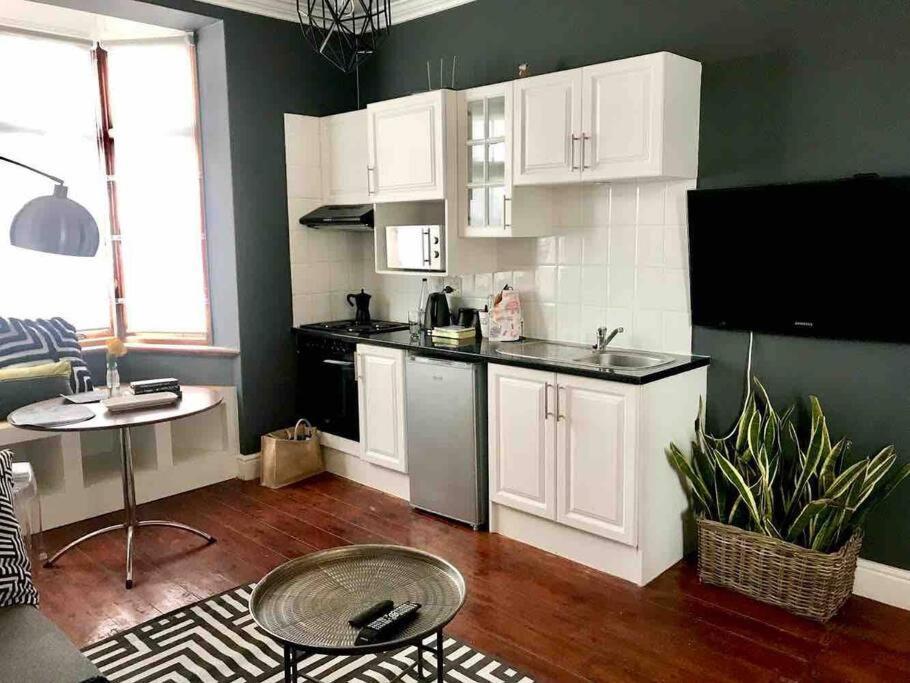 1-Bedroom Sea Point Gem - Perfect Location! Cape Town Ngoại thất bức ảnh