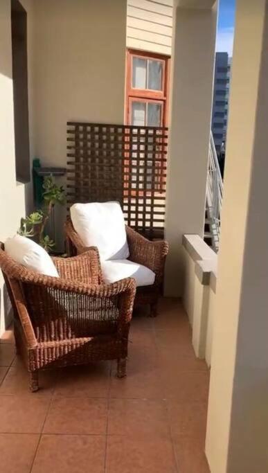 1-Bedroom Sea Point Gem - Perfect Location! Cape Town Ngoại thất bức ảnh
