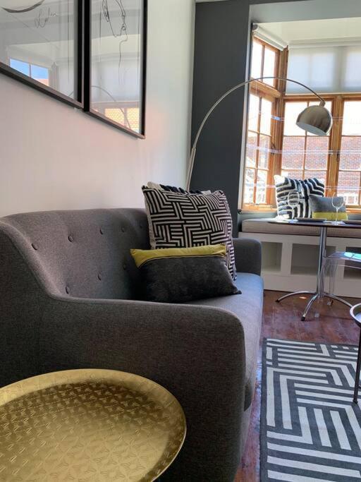 1-Bedroom Sea Point Gem - Perfect Location! Cape Town Ngoại thất bức ảnh